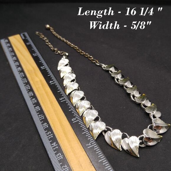 Vintage 1950s Signed Heart Leaves Choker Necklace, Rhodium Plated - Picture 8 of 10